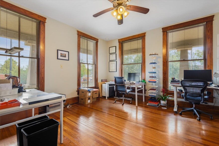 More Photos Of 119 E 20th St, Houston Office Residential For Sale