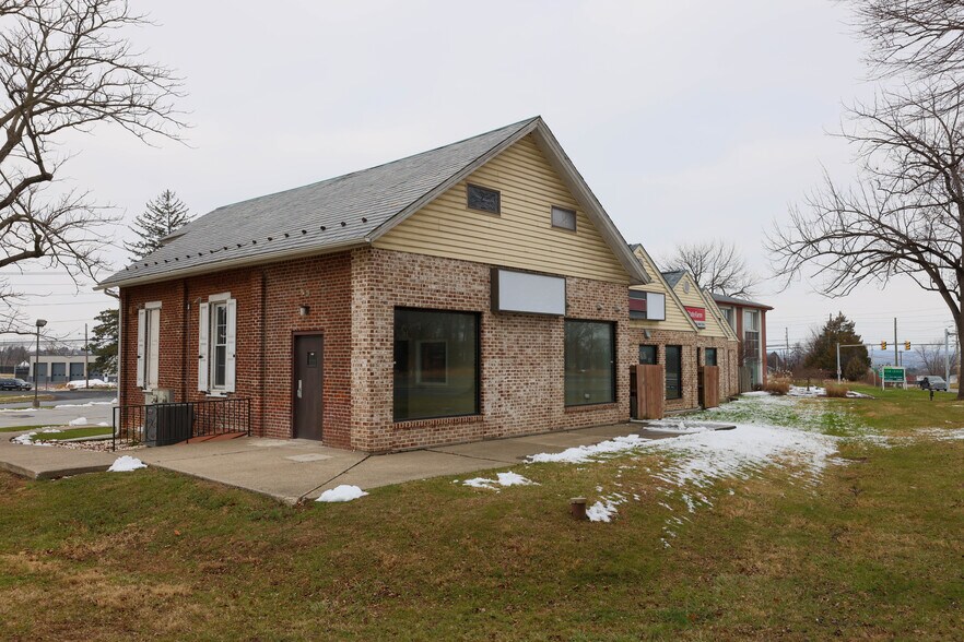 More Photos Of 1645-1655 Hausman Rd, Allentown Storefront Retail Office For Lease