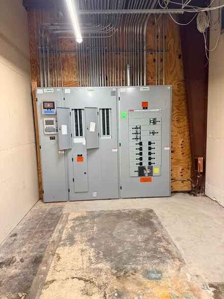 More Photos Of 535 Three Springs Rd, Bowling Green Freestanding For Sale