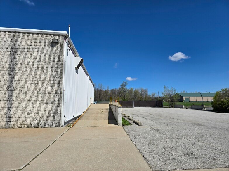 More Photos Of 8342 Airport Hwy, Holland Warehouse For Sale