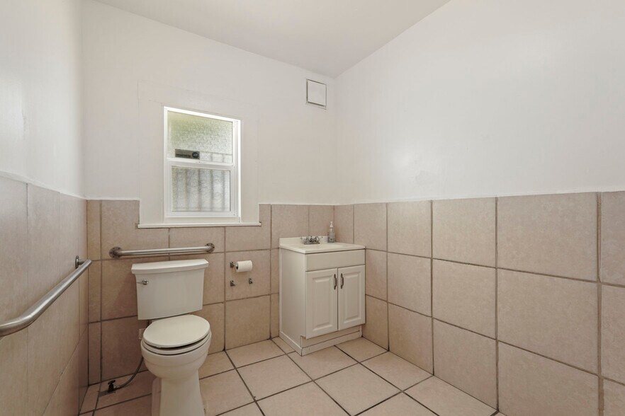 More Photos Of 1765 Monte Diablo Ave, Stockton Storefront Retail Residential For Sale