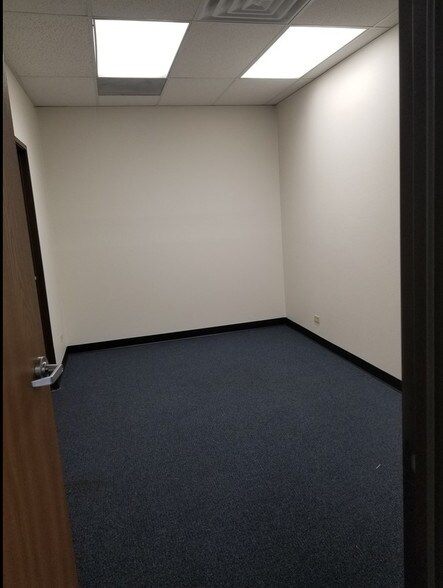 More Photos Of 11027 S Pikes Peak Dr, Parker Office For Lease