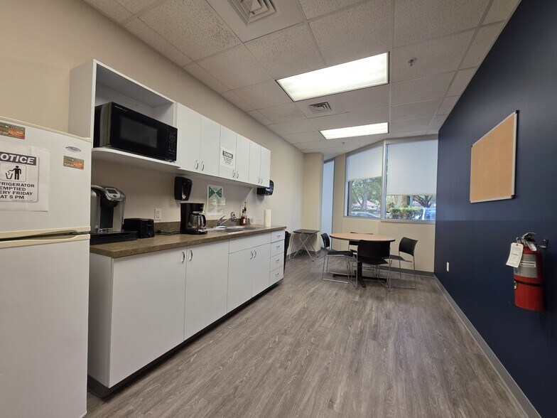 More Photos Of 2100 Aloma Ave, Winter Park Medical For Lease