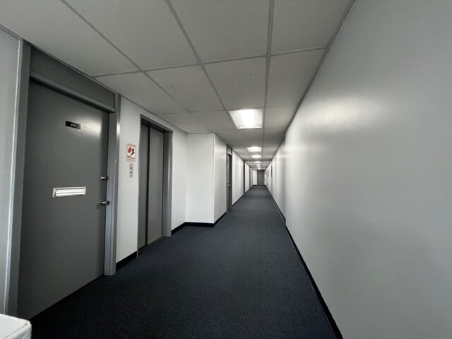 More Photos Of 21822 Sherman Way, Canoga Park Office For Lease