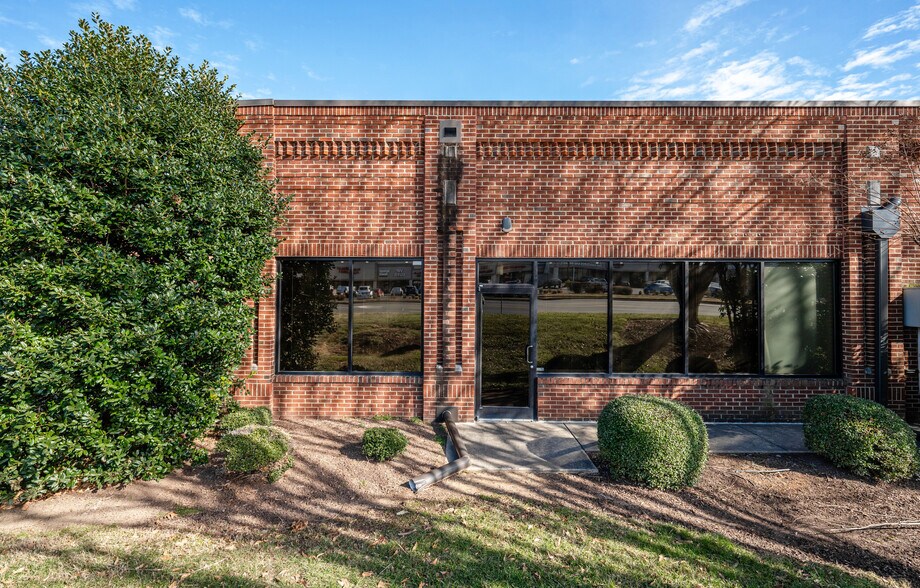Primary Photo Of 4210 N Roxboro Rd, Durham Medical For Lease