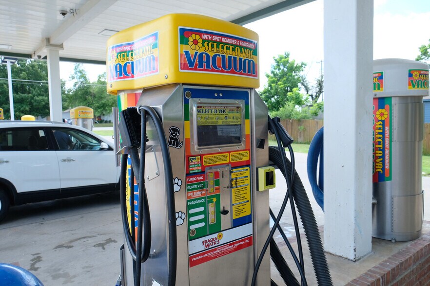 More Photos Of 2507 N Harvey Rd, Seminole Carwash For Sale