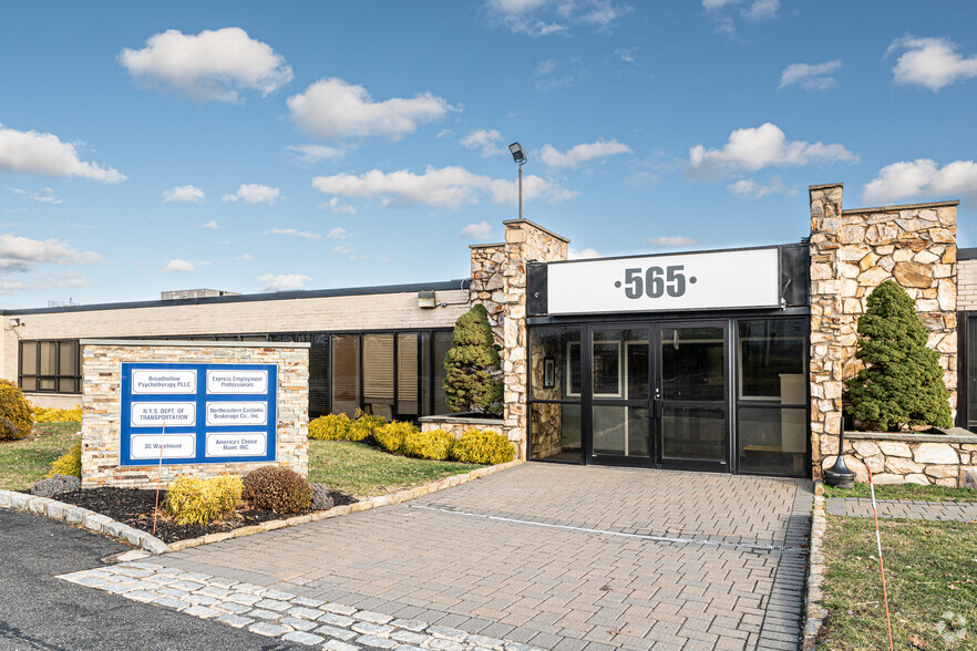 Primary Photo Of 565 Broadhollow Rd, Farmingdale Warehouse For Lease