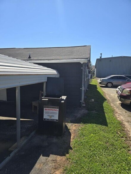 More Photos Of 305.5 N Logan St, Gaffney Storefront Retail Residential For Sale