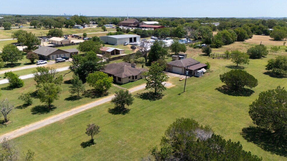 More Photos Of 12409 Lowden Ln, Manchaca Flex For Sale
