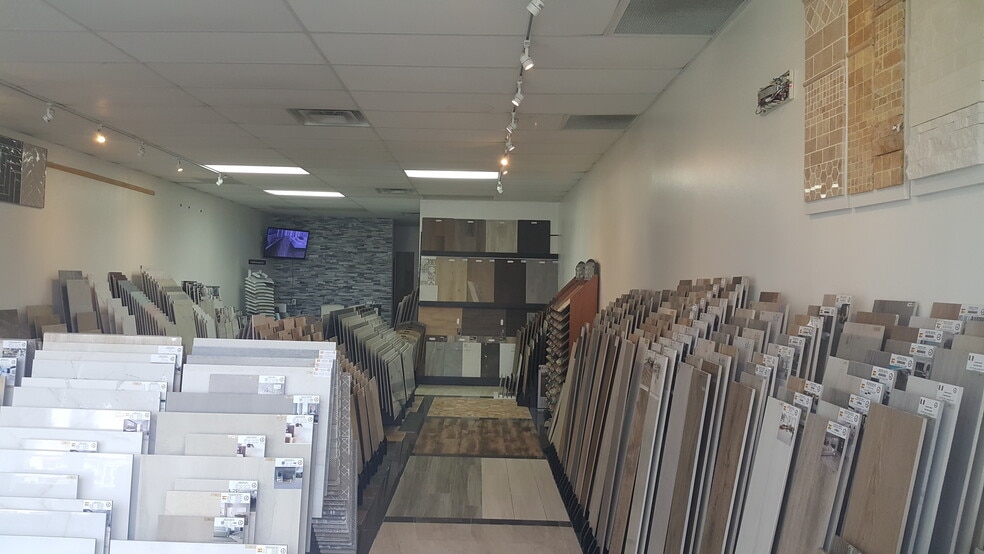 More Photos Of 7965 N Wickham Rd, Melbourne Unknown For Lease