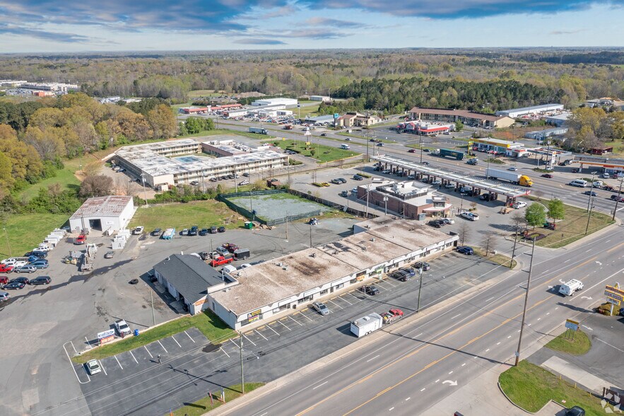 More Photos Of 511-555 Morgan Mill Rd, Monroe Unknown For Lease