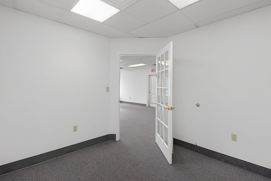 More Photos Of 789 Main St, Great Barrington Medical For Sale