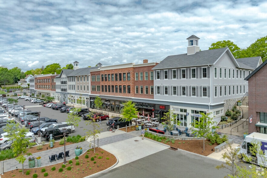 Primary Photo Of 102 Heights Rd, Darien Apartments For Lease