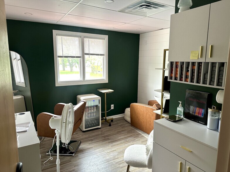 More Photos Of 720 N Rochester St, Mukwonago Office For Sale