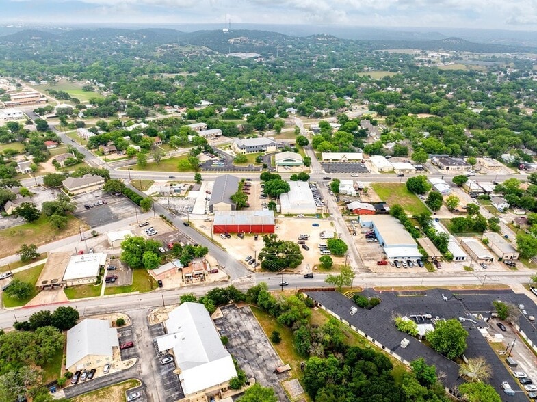More Photos Of 1100 Water St, Kerrville Warehouse For Sale