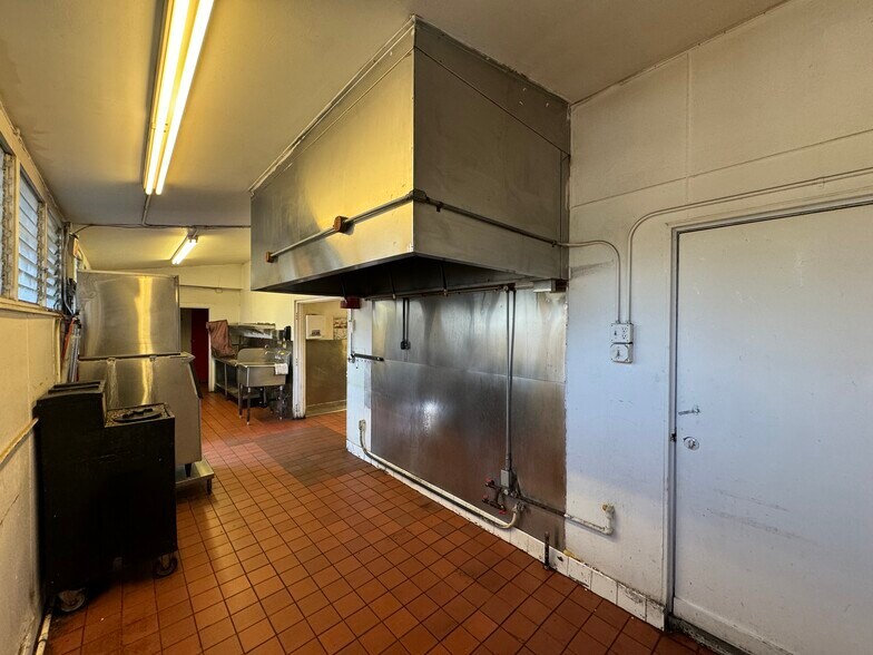 More Photos Of 805-835 W Foothill Blvd, Claremont Unknown For Lease