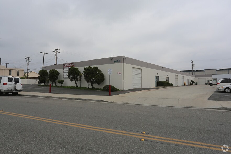 More Photos Of 8400-8402 Monroe Ave, Stanton Warehouse For Lease