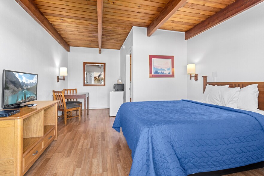 More Photos Of 1809 N College Ave, Fort Collins Hotel For Sale