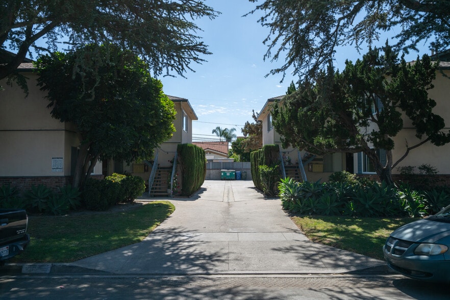 More Photos Of 10516-10522 Arrington Ave, Downey Apartments For Sale