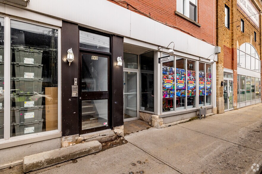 More Photos Of 845-865 St Notre-Dame O, Montréal Storefront Retail Residential For Lease