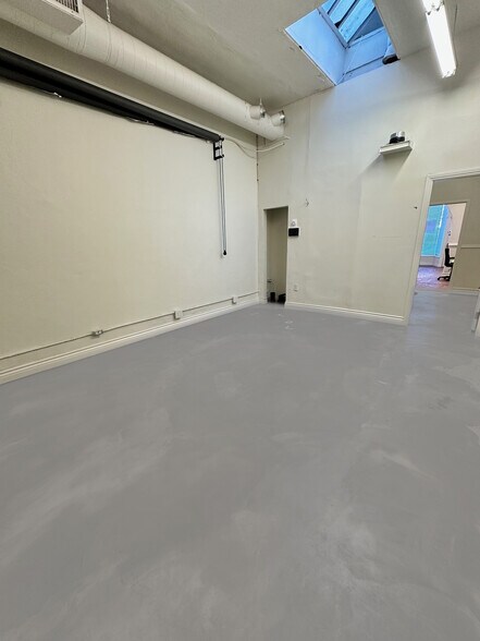 More Photos Of 111-119 N La Brea Ave, Los Angeles Storefront Retail Office For Lease