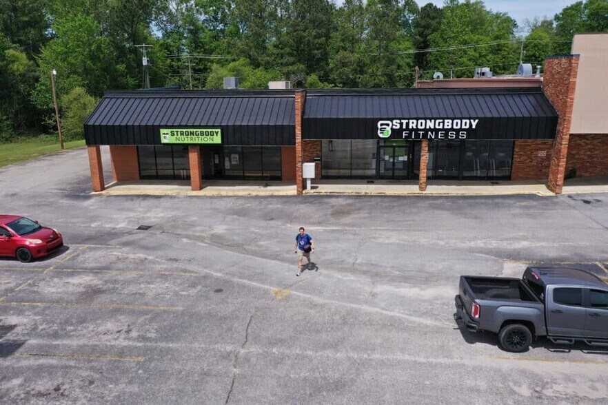 More Photos Of 211-221 W Columbia Ave, Batesburg Storefront For Sale