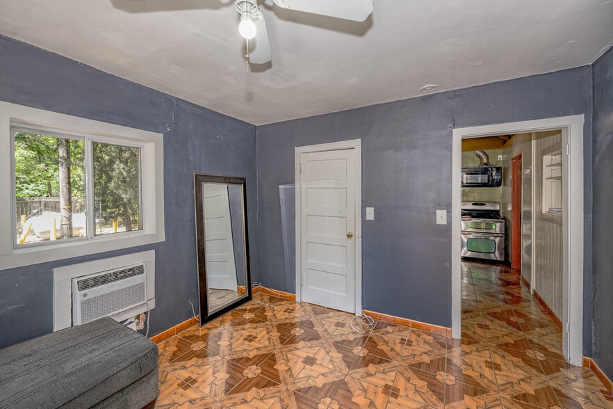 More Photos Of 12625 Sierra Hwy, Santa Clarita Restaurant For Sale