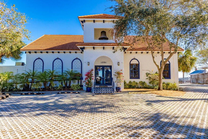 Primary Photo Of 1550 Indian River Dr, Sebastian Restaurant For Sale