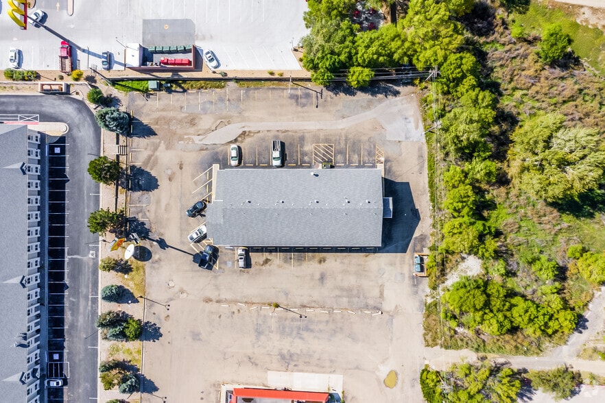 More Photos Of 1610 Cedar St, Raton Hotel For Sale