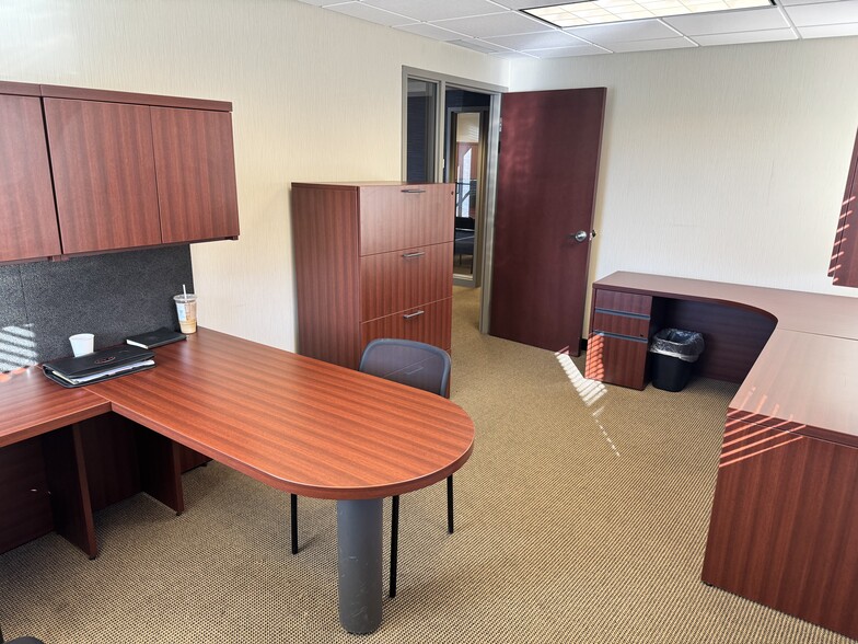 More Photos Of 650 Dodge Ave NW, Elk River Office For Lease
