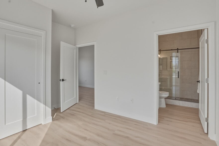 More Photos Of 1646 Clinton St, Delano Multifamily For Sale