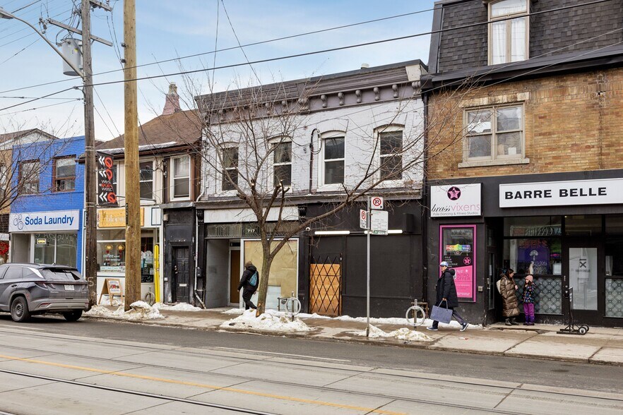 Primary Photo Of 717-719 Queen St W, Toronto Storefront Retail Residential For Sale