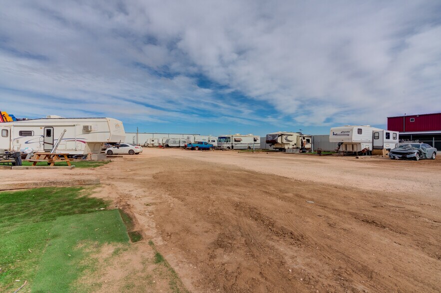 More Photos Of 604 E County Road 7200, Lubbock Office Residential For Sale