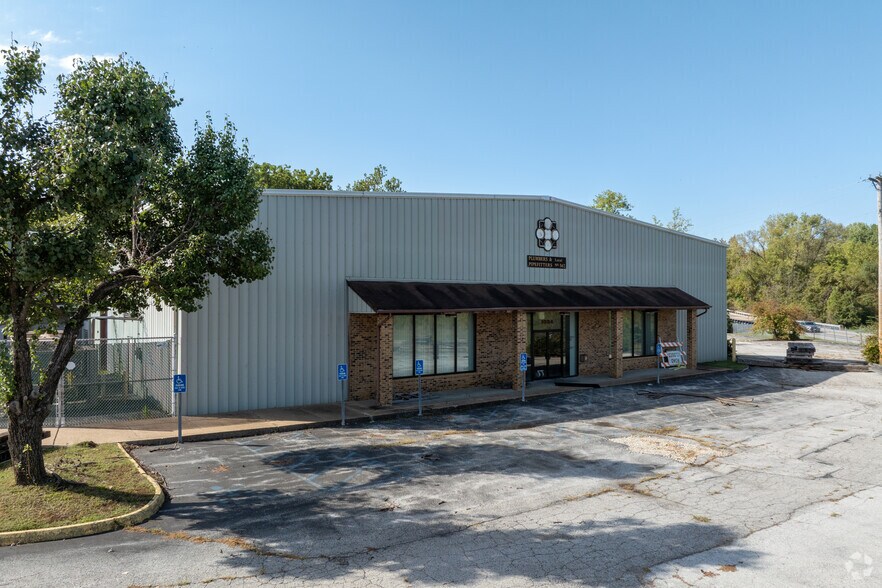 Primary Photo Of 1084 Kenran Industrial Dr, Bellefontaine Neighbors Warehouse For Sale