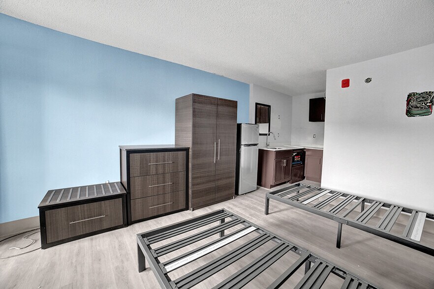 More Photos Of 5101 Messer Airport Hwy, Birmingham Hotel For Sale