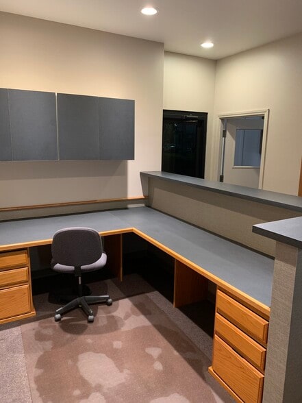 More Photos Of 1376 Walter St, Ventura Light Manufacturing For Lease