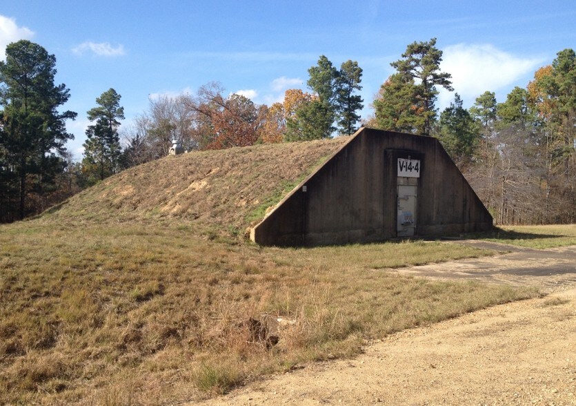 Primary Photo Of Area V Bunker, Hooks Self Storage For Lease