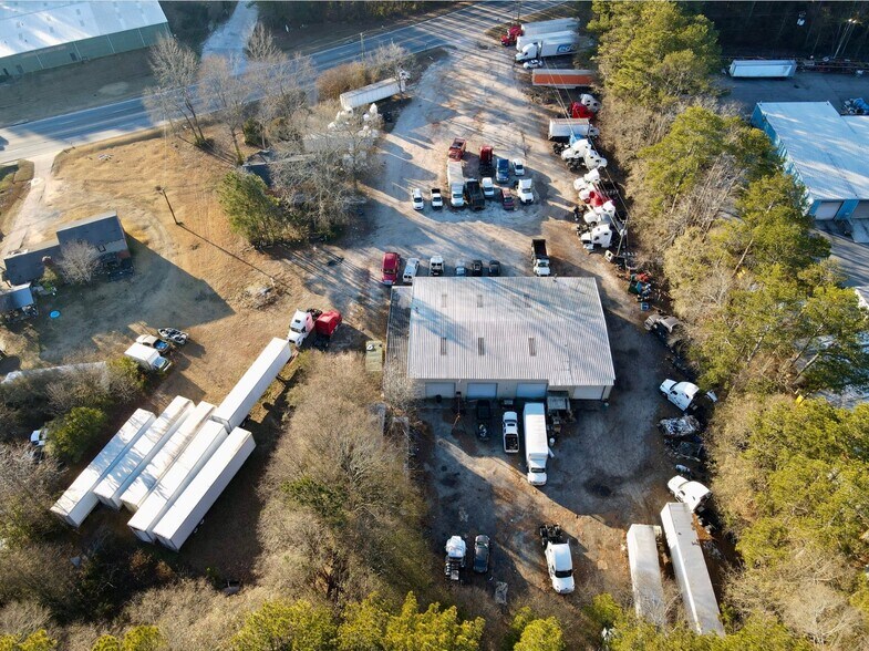 More Photos Of 2470 & 2480 Forest Pky, Ellenwood Service For Sale