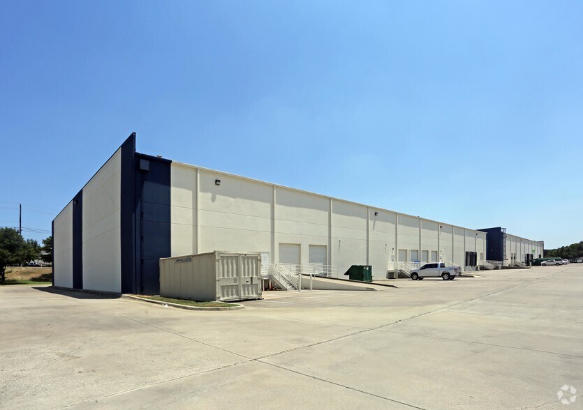 More Photos Of 8105 N Belt Line Rd, Irving Flex For Lease