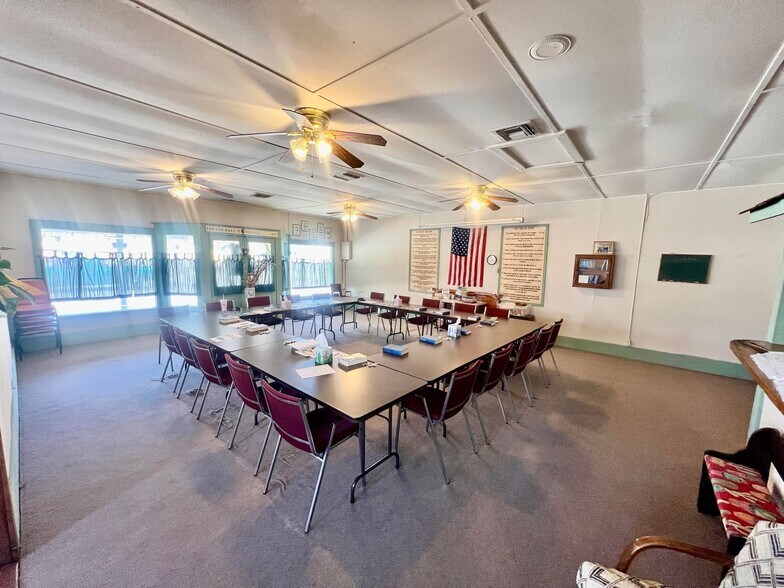 More Photos Of 309 FM 480, Center Point Fast Food For Sale