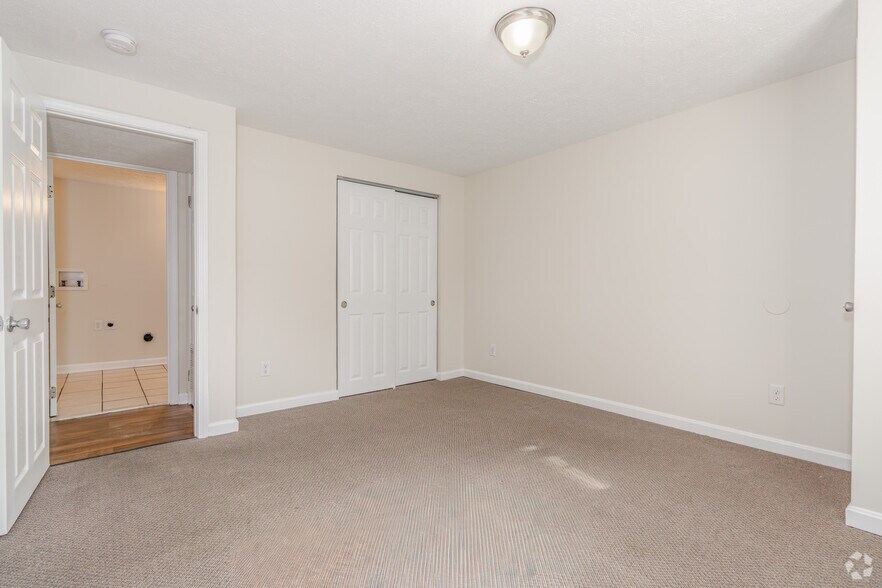 More Photos Of 7300-7310 Southside Dr, Louisville Apartments For Sale