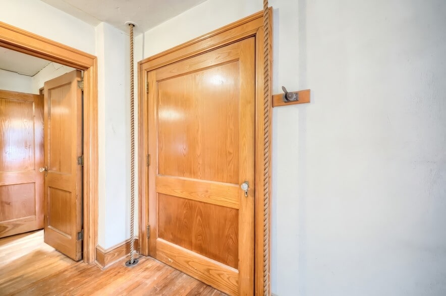 More Photos Of 41 W Main St, Fawn Grove Flex For Sale