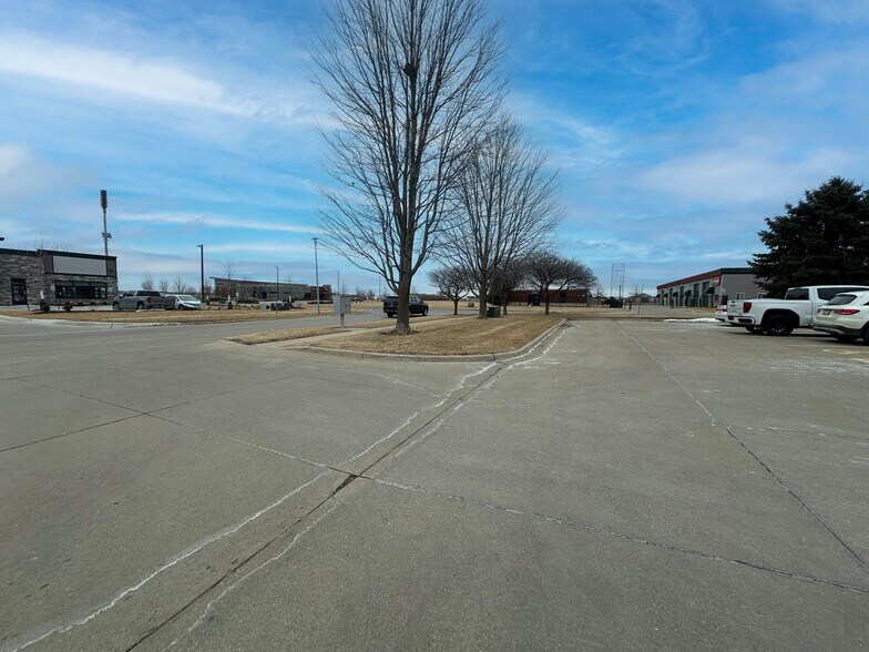 More Photos Of 580 Madison Ave, North Liberty Office For Sale