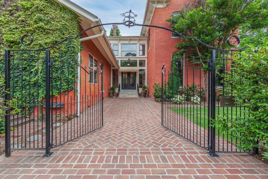 More Photos Of 204 E Deaderick St, Jackson Land For Sale