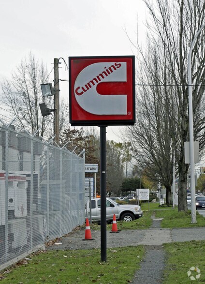 More Photos Of 19555 96th Ave, Surrey Showroom For Lease