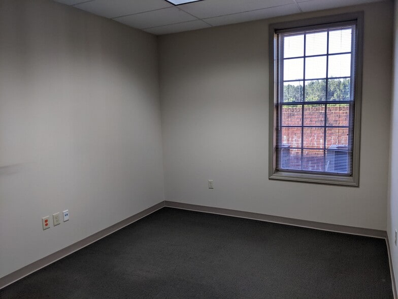 More Photos Of 7920 Macon Hwy, Watkinsville Distribution For Lease