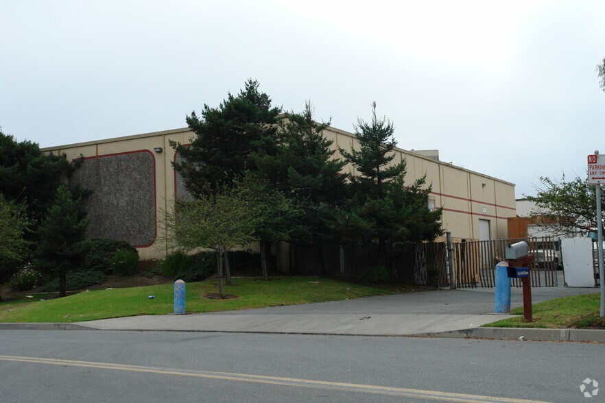 More Photos Of 11345 Commercial Pky, Castroville Warehouse For Lease