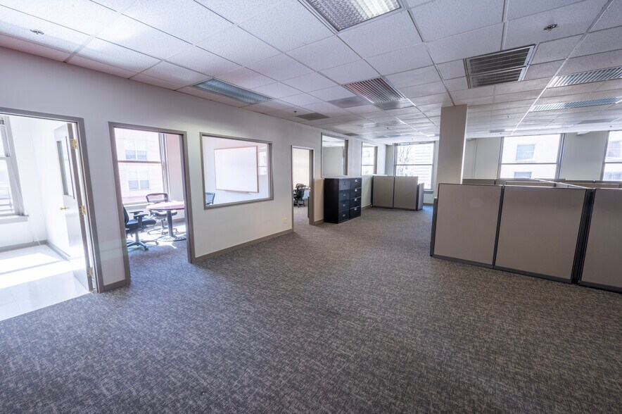 More Photos Of 221-277 SW Pine St, Portland Office For Sale