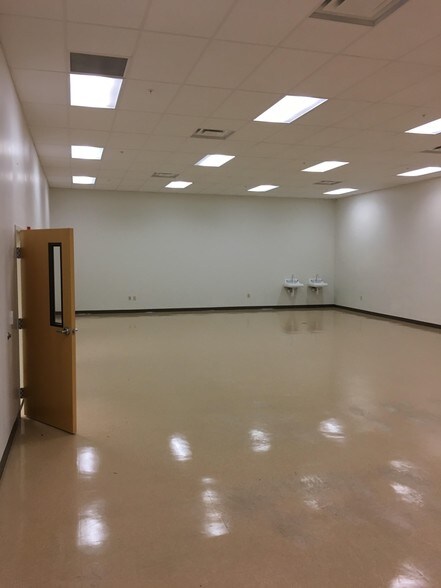 More Photos Of 1305 N Orange Ave, Green Cove Springs Unknown For Lease