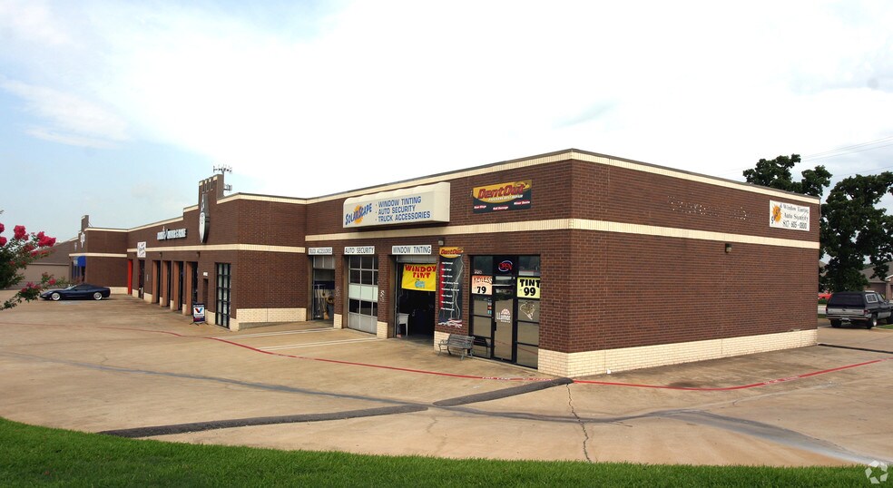 More Photos Of 410-416 Grapevine Hwy, Hurst Auto Repair For Lease
